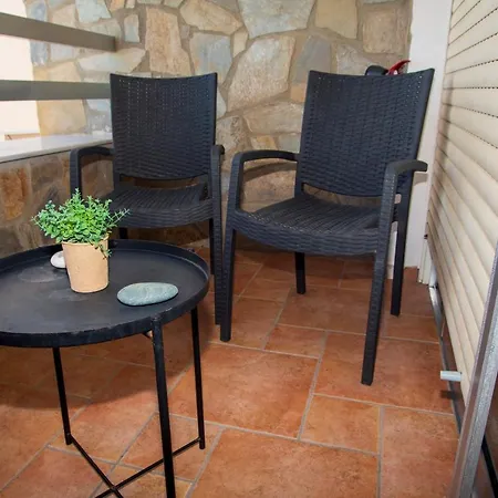 Apartmán Central, By Sea, Seaview, Renovated 1 Bedroom Flat
