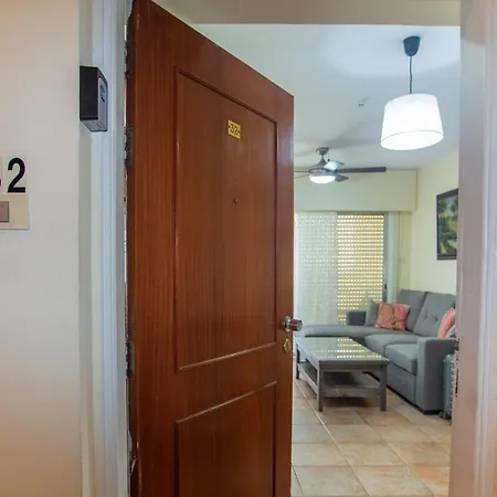 Central, By Sea, Seaview, Renovated 1 Bedroom Flat