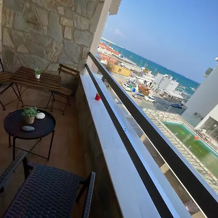 Apartmán Central, By Sea, Seaview, Renovated 1 Bedroom Flat *