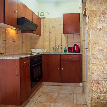 Central, By Sea, Seaview, Renovated 1 Bedroom Flat